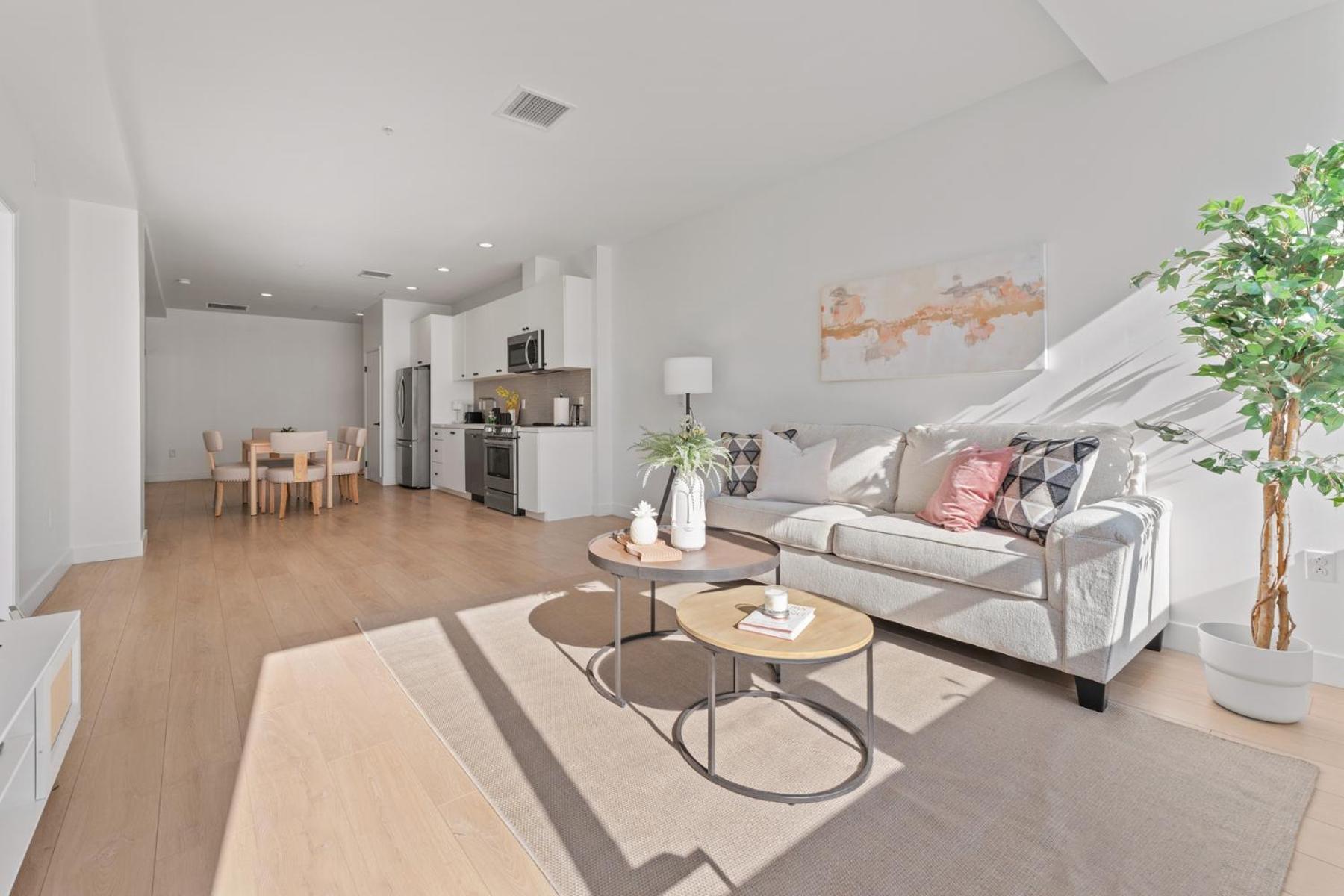 Elegant Retreat In The Heart Of La, Discover Your Lavish Hideaway